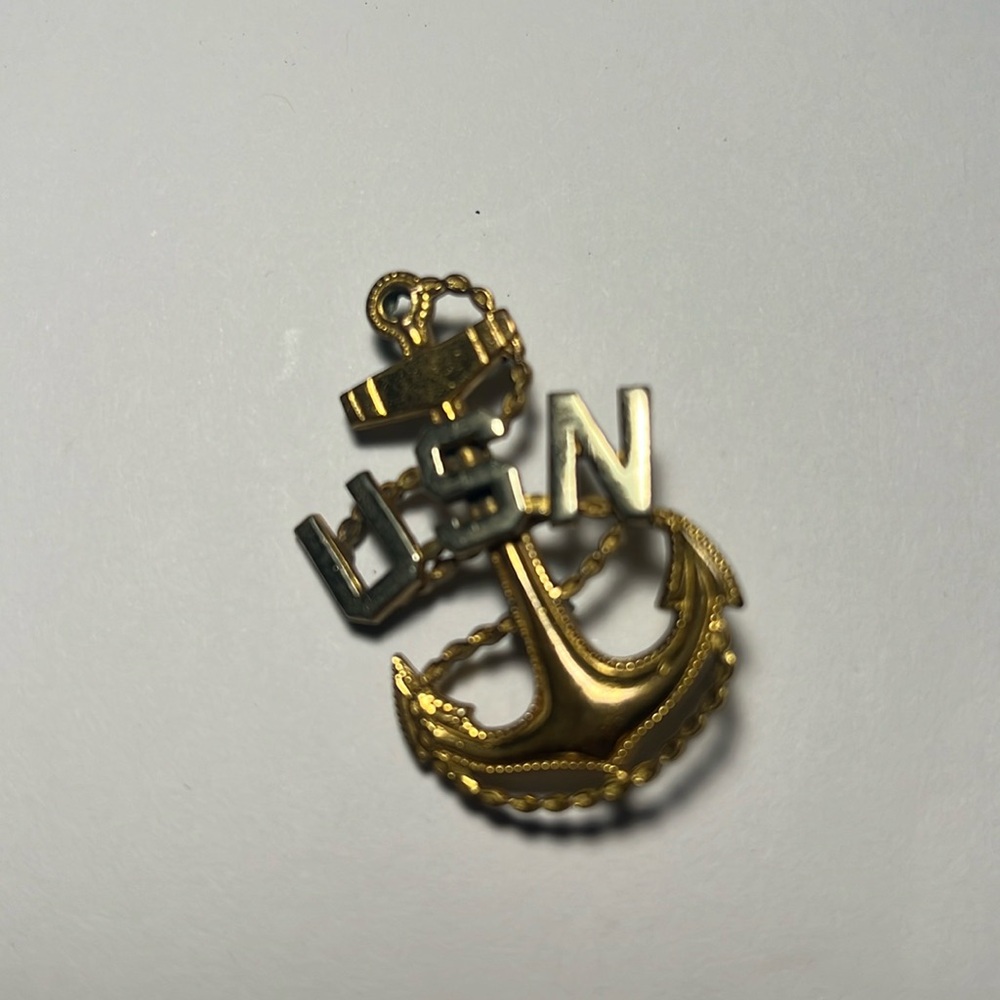 WW2 US Navy pin